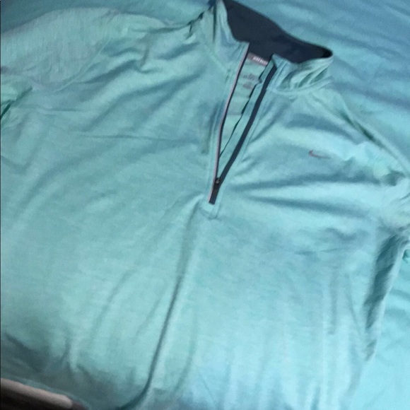 Nike pullover - Picture 1 of 3